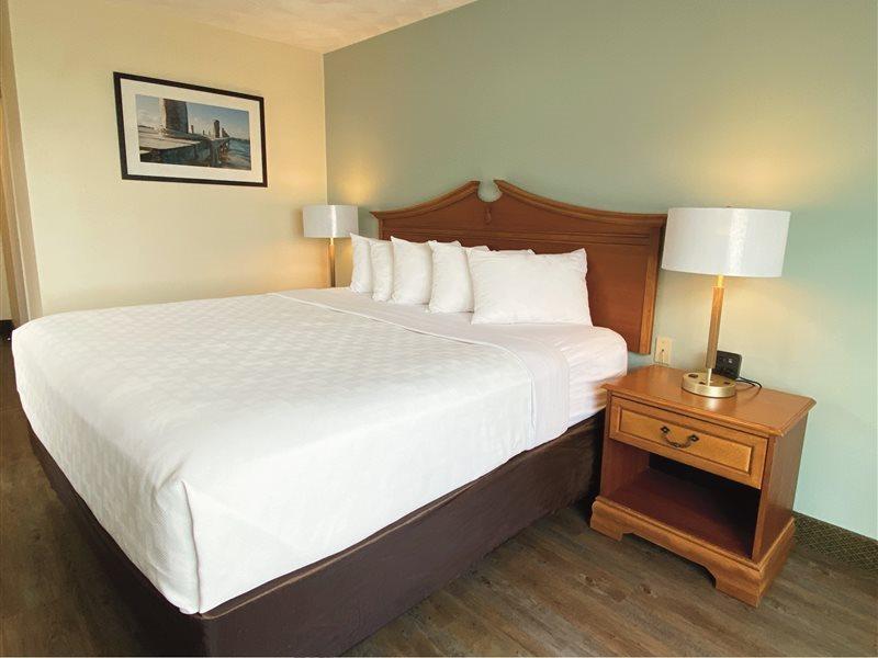 Comfort Inn At Newport Beach Middletown Exteriör bild