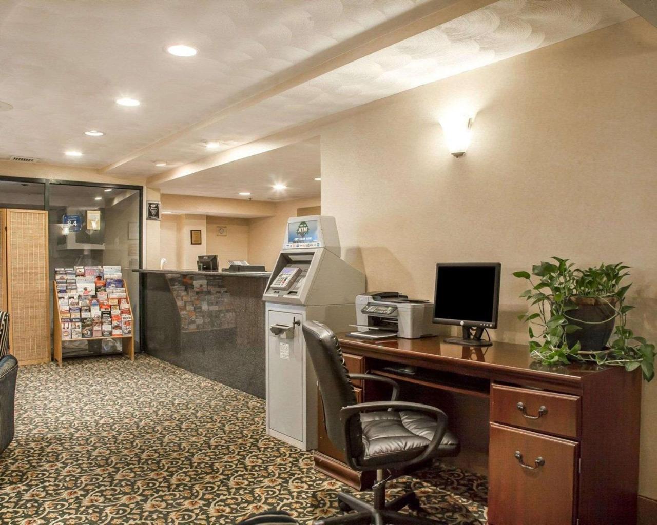 Comfort Inn At Newport Beach Middletown Exteriör bild