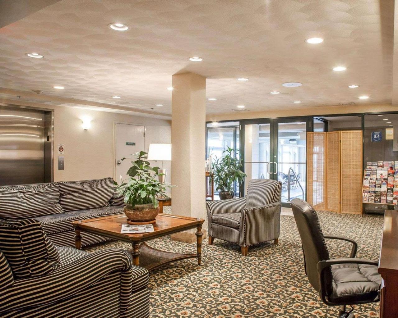 Comfort Inn At Newport Beach Middletown Exteriör bild