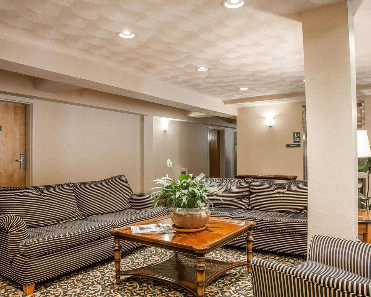 Comfort Inn At Newport Beach Middletown Exteriör bild